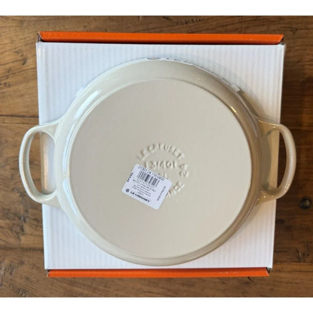 Le Creuset Signature Enameled Cast Iron 1.75 qt 9.5 in Bread Oven Meringue NEW
